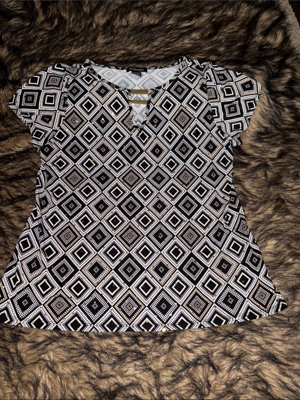 By Design Black/ White Geometric Golden Sparkling Short Sleeve Top Size Large
